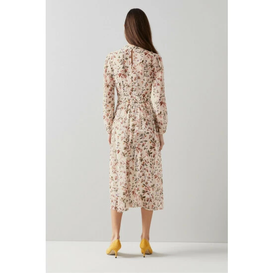 unnamed-file-1120.jpg LK Bennett X Royal Ascot Cream Gish Silk Apple Blossom Print Dress -LK Bennett Shop unnamed file 1120