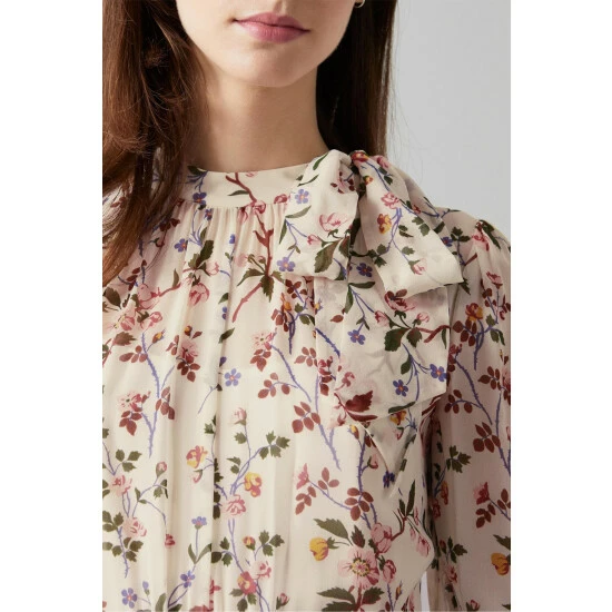 unnamed-file-1122.jpg LK Bennett X Royal Ascot Cream Gish Silk Apple Blossom Print Dress -LK Bennett Shop unnamed file 1122