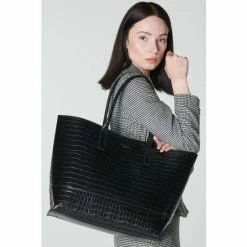 LK Bennett Lacey Black Tote Bag -LK Bennett Shop unnamed file 1790