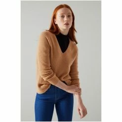 LK Bennett Natural Celest Cashmere V-Neck Jumper -LK Bennett Shop unnamed file 2692
