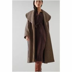 LK Bennett Cream Manon Dogtooth Coat -LK Bennett Shop unnamed file 3043